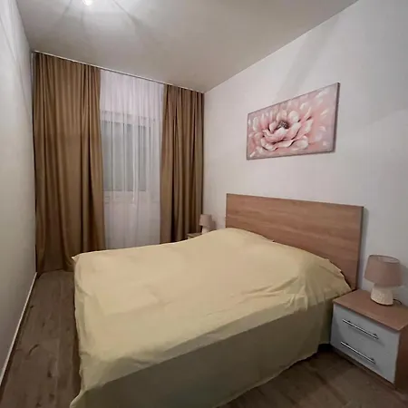 Seaesta Nika 아파트