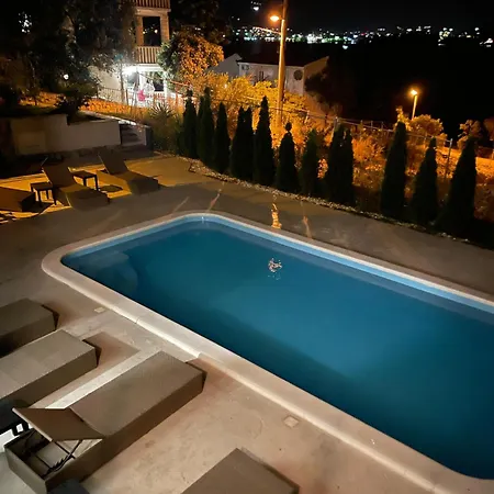 شقة Seaesta Nika *